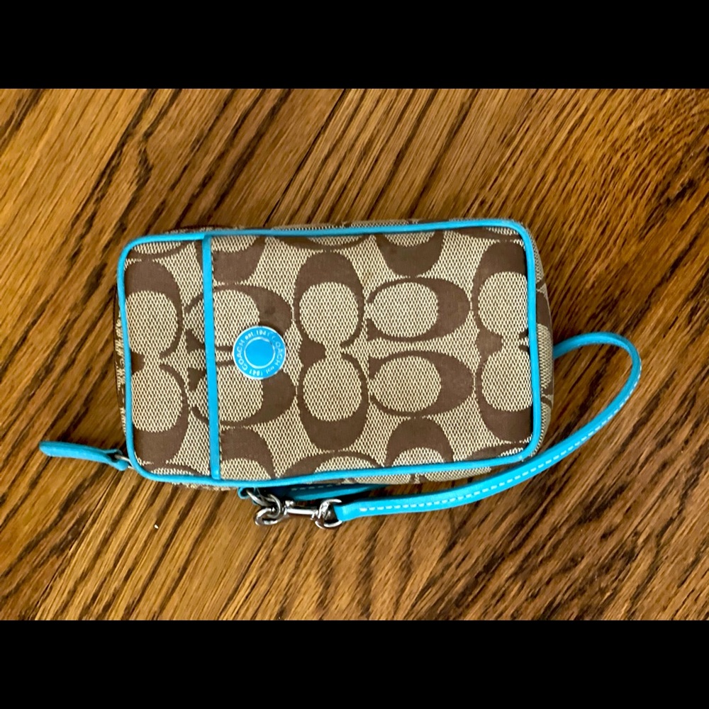 Retro Coach Wristlet